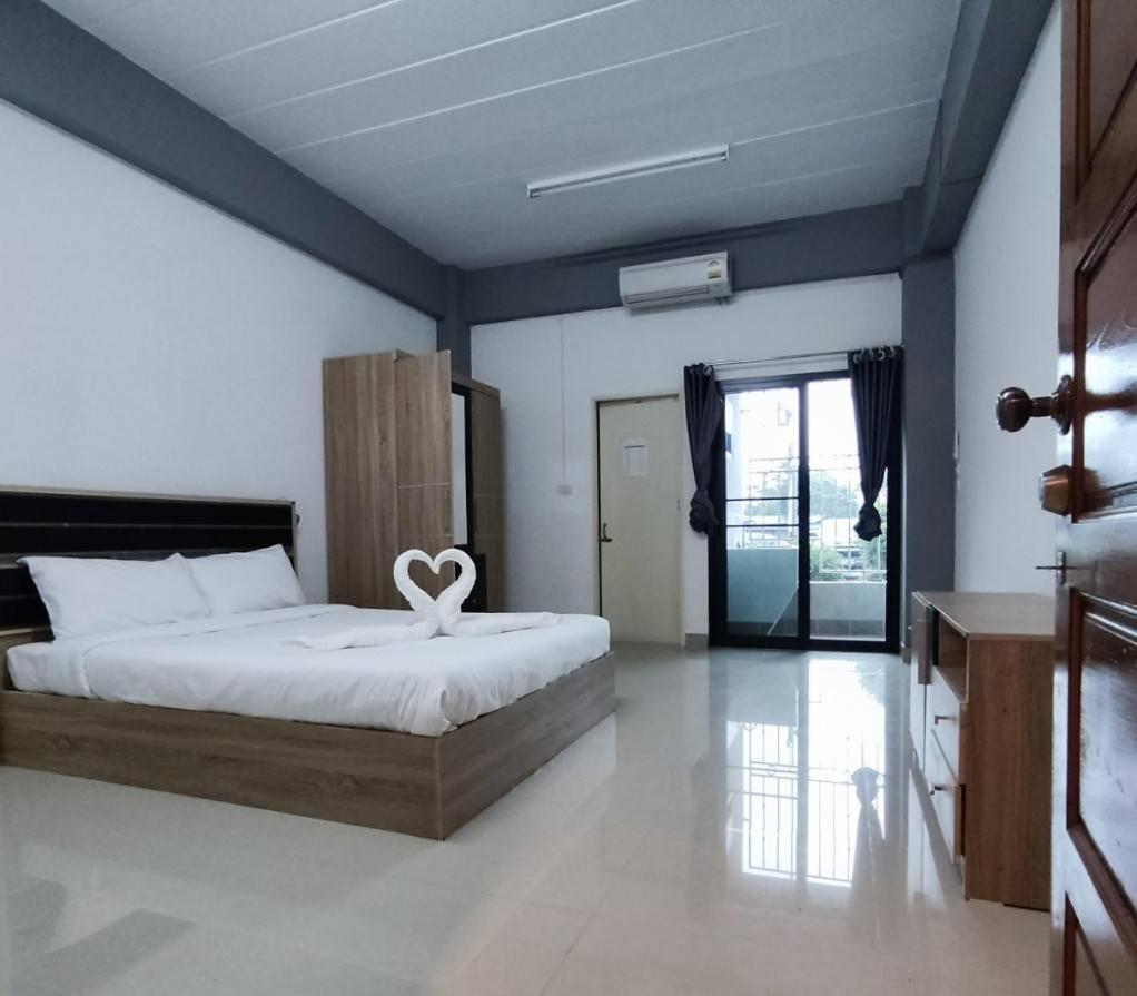 Pattanagorn Mansion พัฒนากร แมนชั่น Apartamento Rayong Exterior foto